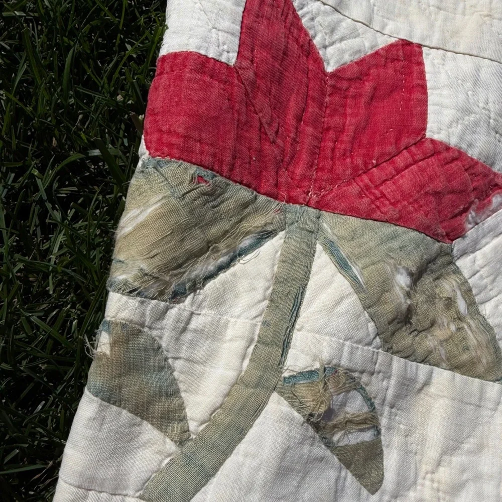 Antique Handmade Floral Applique Quilt Green White Sawtooth Border 53x44 50/60's